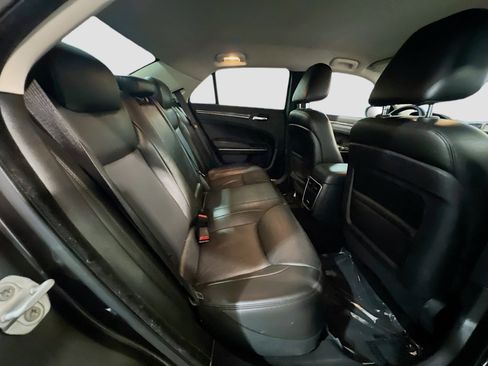 Used 2021 Chrysler 300 Touring L RWD image 19