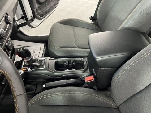 Used 2024 Jeep Wrangler Unlimited Sport AWD/4WD image 24