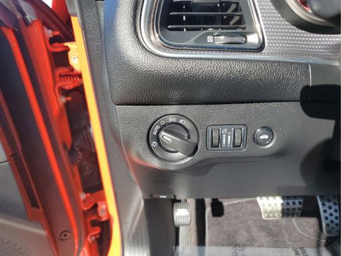 Used 2016 Dodge Challenger SRT Hellcat image 26