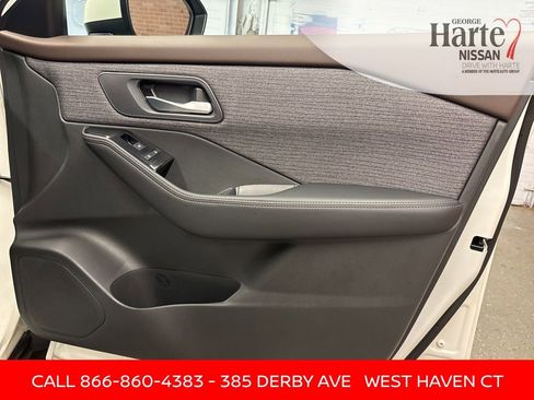 Certified 2023 Nissan Rogue SV image 36