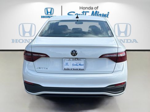 Used 2024 Volkswagen Jetta S image 6