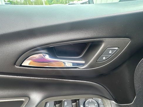 Used 2023 Chevrolet Equinox LT AWD/4WD image 29