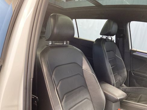 Used 2022 Volkswagen Tiguan SEL R-Line image 45