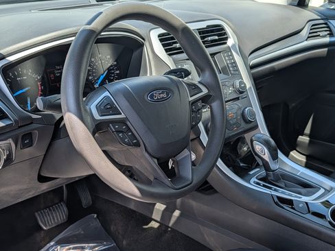 Used 2015 Ford Fusion SE FWD image 20