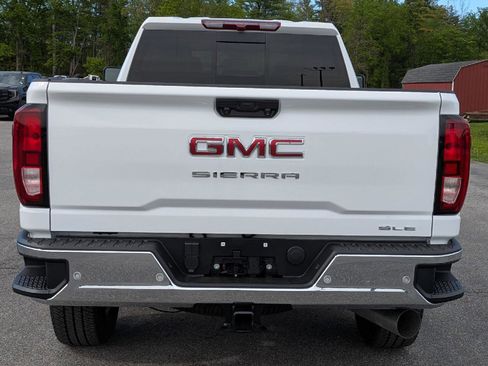 New 2026 GMC Sierra 2500 SLE w/ SLE Value Package; AWD/4WD image 9