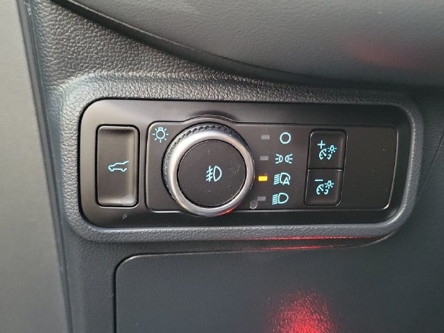 Used 2025 Ford Explorer Active w/ Active Comfort Package RWD image 14