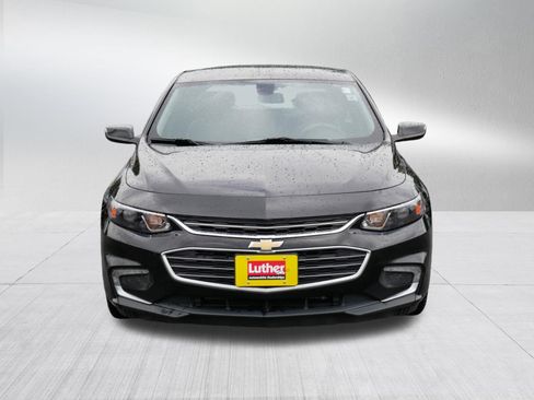 Used 2017 Chevrolet Malibu LT w/ Leather Package FWD image 2