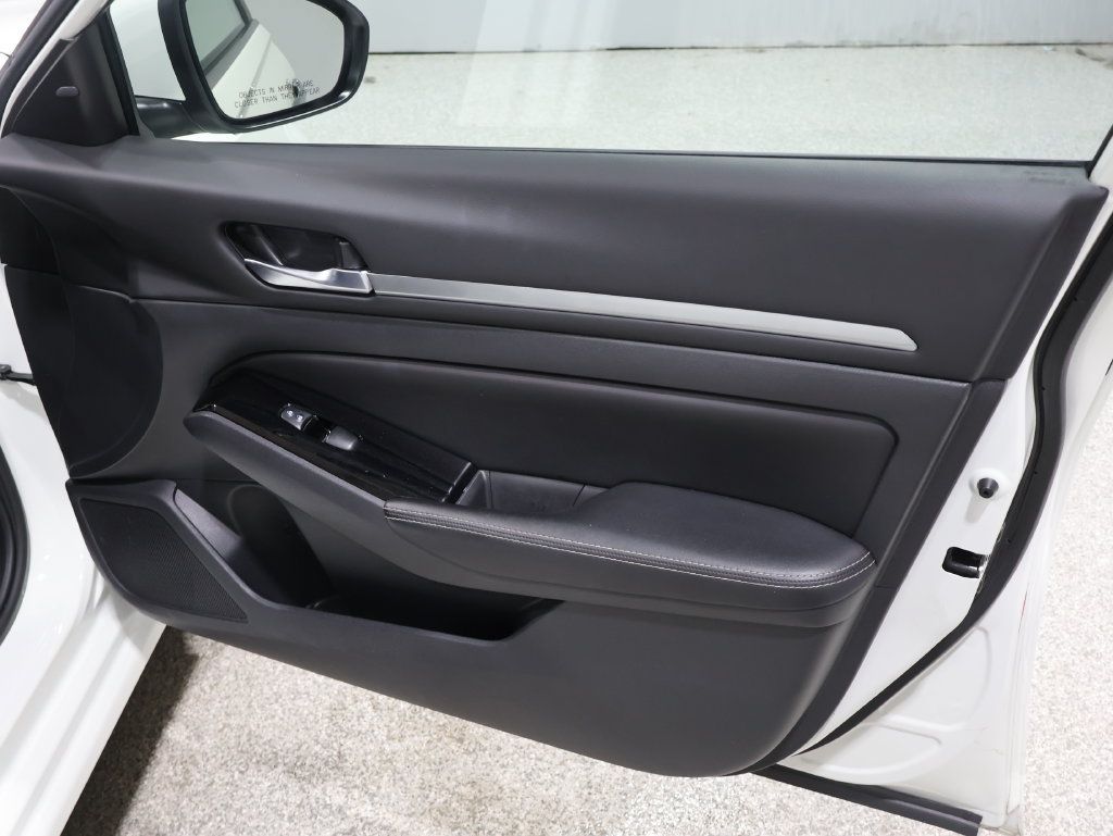 Used 2023 Nissan Altima 2.5 SV FWD image 24