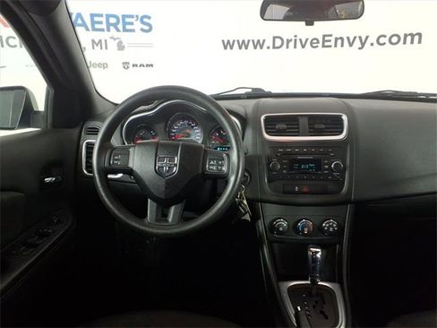 Used 2012 Dodge Avenger SE image 12