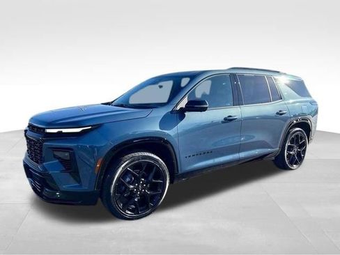 Used 2024 Chevrolet Traverse RS w/ LPO, Floor Liner Package AWD/4WD image 2