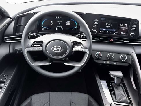New 2026 Hyundai Elantra SE image 17