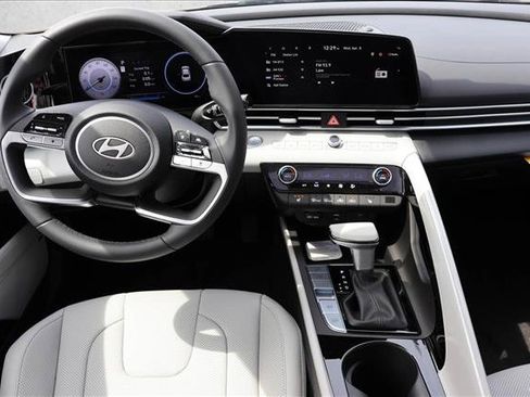 New 2026 Hyundai Elantra Limited FWD image 25