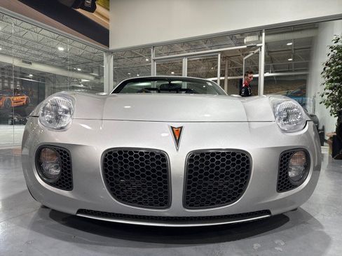 Used 2009 Pontiac Solstice GXP w/ Premium Package RWD image 28