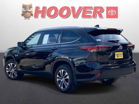 Used 2025 Toyota Highlander XLE AWD/4WD image 5