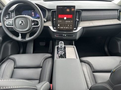 New 2026 Volvo XC90 B6 Ultra w/ Protection Package image 11