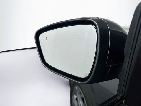 Used 2025 Ford Escape ST-Line Select AWD/4WD image 16