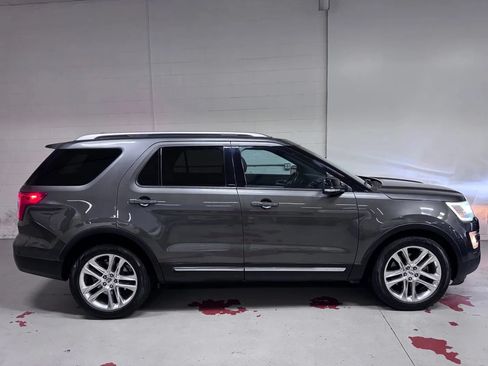 Used 2016 Ford Explorer XLT w/ Equipment Group 202A FWD image 2
