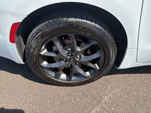Certified 2021 Chrysler Pacifica Limited w/ Premium & Safety Sphere Group AWD/4WD image 17
