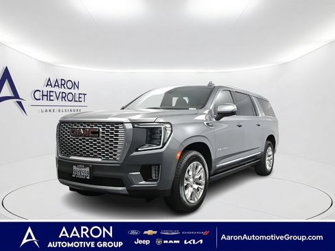 Used 2022 GMC Yukon XL Denali AWD/4WD image 1