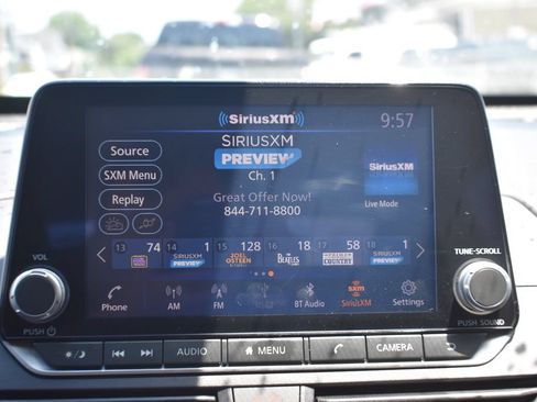 Used 2025 Nissan Altima 2.5 SV FWD image 17