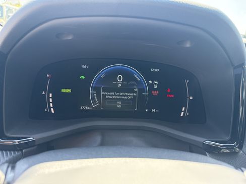 Used 2025 Toyota Camry SE w/ Convenience Package FWD image 26