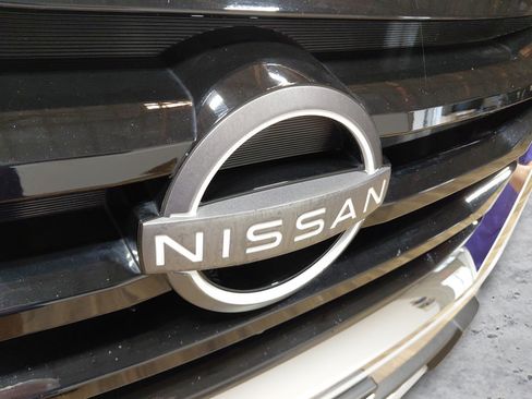 Used 2025 Nissan Pathfinder SL AWD/4WD image 11