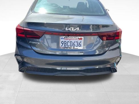 Used 2022 Kia Forte LXS w/ LXS Technology Package image 3