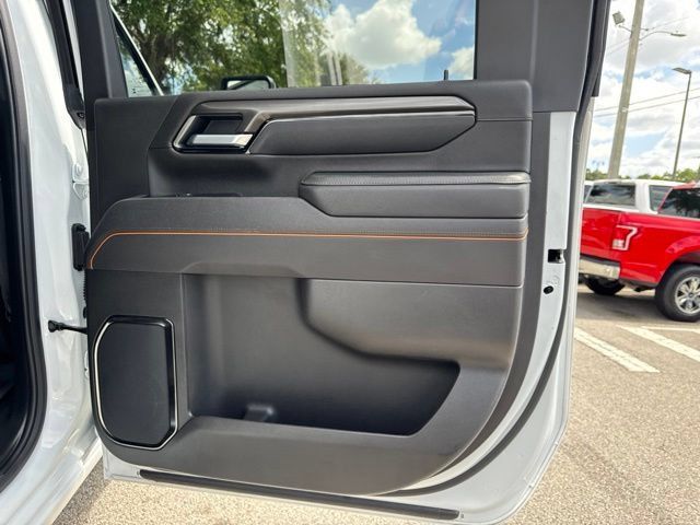Used 2025 GMC Sierra 2500 AT4 AWD/4WD image 18