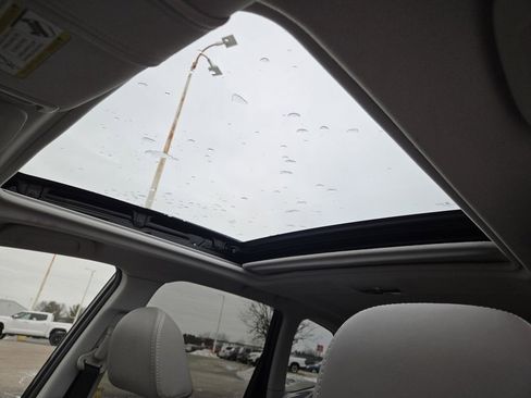 Used 2017 Subaru Forester 2.5i Limited w/ Protection Package #2 image 8