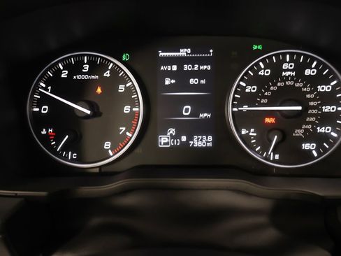 Used 2025 Subaru Crosstrek 2.5i Premium AWD/4WD image 34