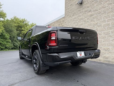 Used 2025 RAM 1500 Big Horn AWD/4WD image 6