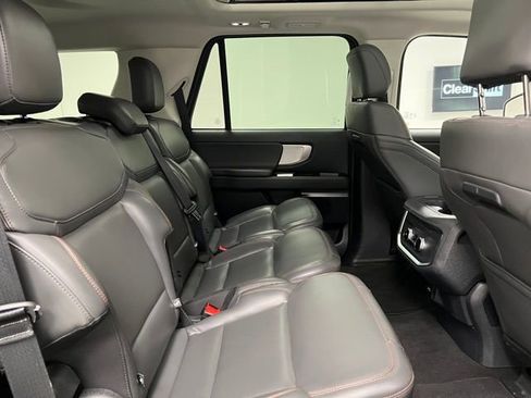 Used 2025 Ford Expedition Active AWD/4WD image 48