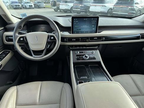 Used 2023 Lincoln Aviator Reserve w/ Elements Package Plus image 12