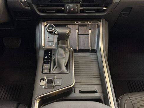 Used 2024 Lexus GX 550 AWD/4WD image 16