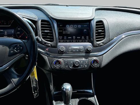 Used 2016 Chevrolet Impala LT w/ Convenience Package FWD image 7