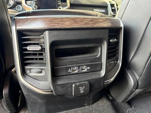Used 2019 RAM 1500 Laramie AWD/4WD image 10
