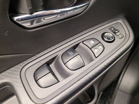 Used 2023 Nissan Versa SV image 27