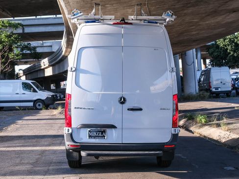 Used 2023 Mercedes-Benz Sprinter 2500 image 5