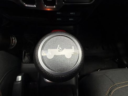 Used 2025 Jeep Wrangler Sport AWD/4WD image 29