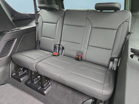 Used 2025 Chevrolet Tahoe LT w/ Comfort Package image 16