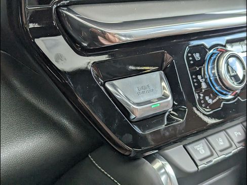New 2026 GMC Sierra 2500 Denali Ultimate w/ LPO, Black Badging Package AWD/4WD image 25