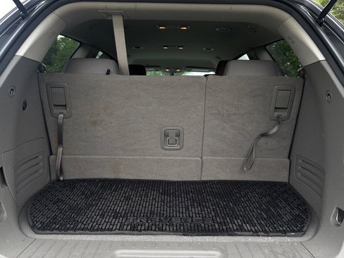 Used 2017 Chevrolet Traverse LS FWD image 10