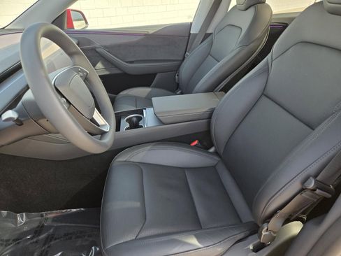 Used 2026 Tesla Model Y Long Range image 17