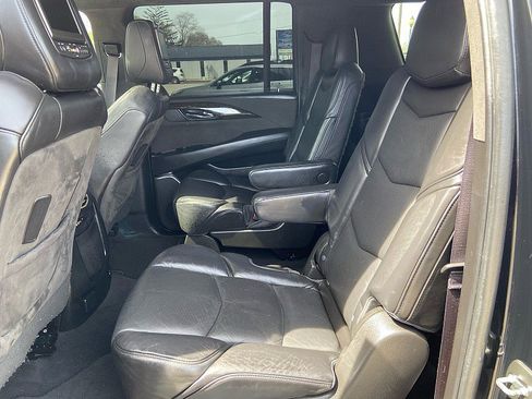 Used 2016 Cadillac Escalade ESV Platinum AWD/4WD image 45