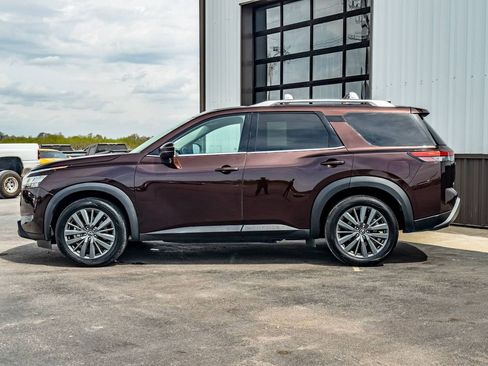Used 2022 Nissan Pathfinder SL w/ SL Premium Package image 2
