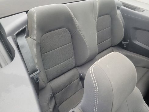 Used 2016 Ford Mustang Convertible RWD image 19