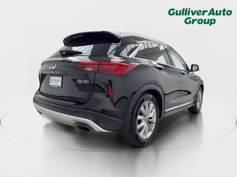 Used 2019 INFINITI QX50 Luxe w/ Navigation Package FWD image 8