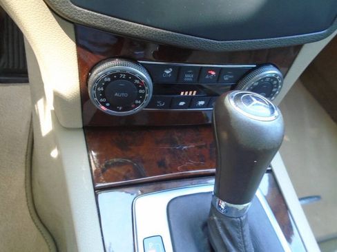 Used 2009 Mercedes-Benz C 300 Sedan image 14