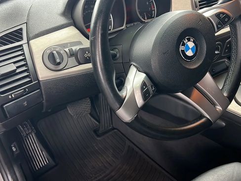 Used 2004 BMW Z4 2.5i image 16