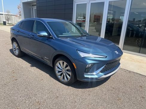 Used 2024 Buick Envista Avenir FWD image 2